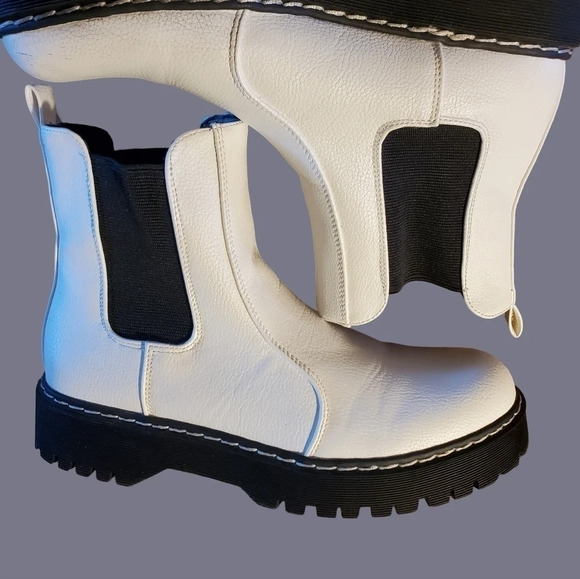 Sincerely Jules White Hippie 10 Slip on Boot - Picture 2 of 15